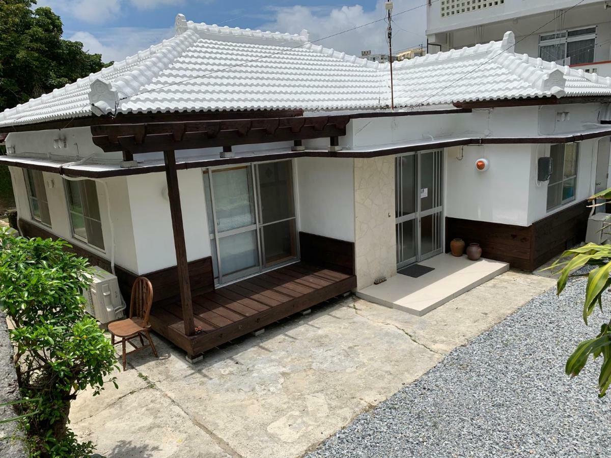 Condominium Wafu Tei Okinawa City Eksteriør billede